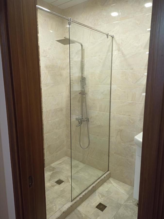 Spacious One Bedroom Apartment In The City Centre Erivan Dış mekan fotoğraf