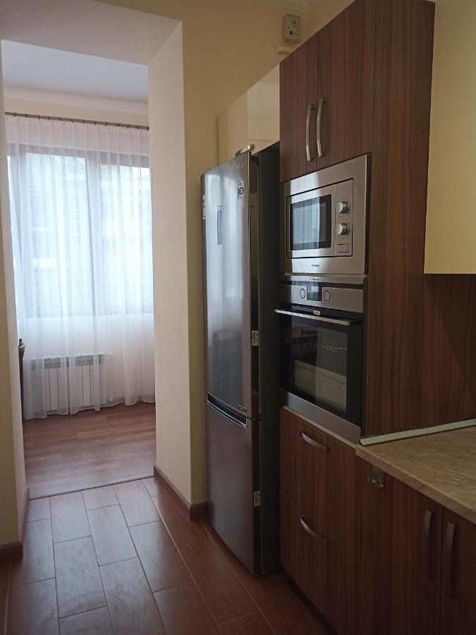 Spacious One Bedroom Apartment In The City Centre Erivan Dış mekan fotoğraf